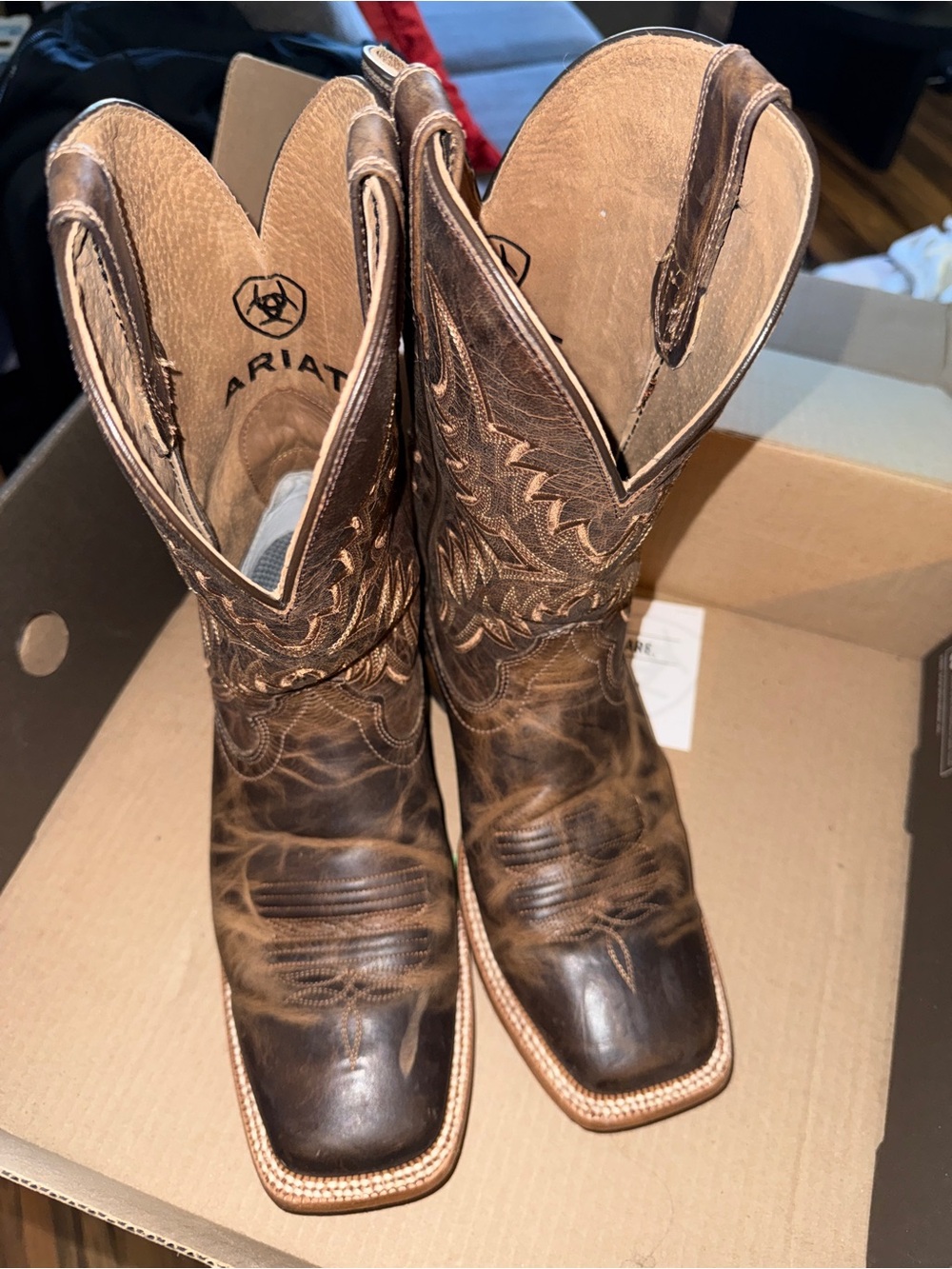 Ariat Brown Distressed Leather Western Boots with Classic Stitching - Picture 4 of 8